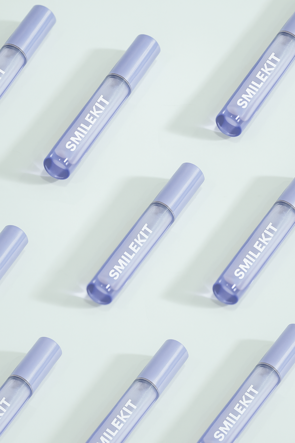 ⁠Glowstick tooth Gloss