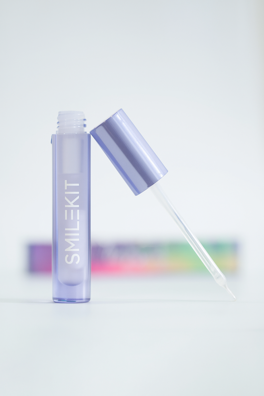 ⁠Glowstick tooth Gloss